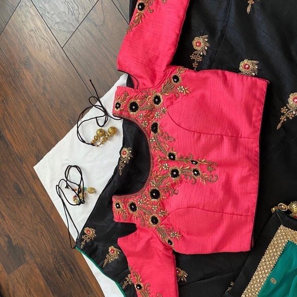 Lehenga Choli - Picture 3 of 8